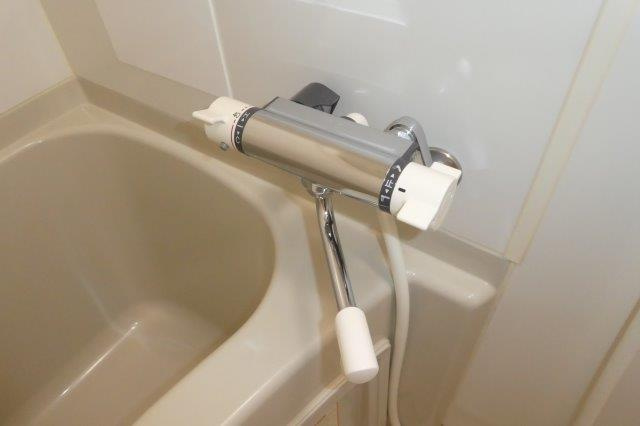 パークサイドの浴室|サーモスタッド付き水栓