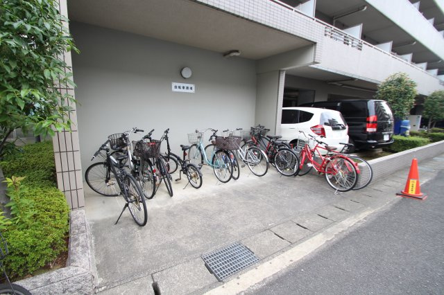 川崎市高津区久本３丁目の賃貸マンションのその他共用部分|駐輪場