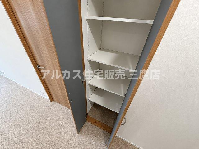 パークハイム三鷹の収納|空間を無駄なく活用できる収納スペース。日用品や小物の整理整頓に重宝します。