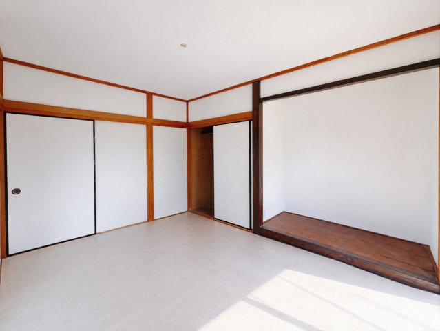 【中古戸建】桐生市相生町5丁目の和室|■和室｜旅館のような趣を感じられる、くつろぎの住空間です。落ち着いた和の雰囲気が、日々の暮らしに癒しをもたらします♪