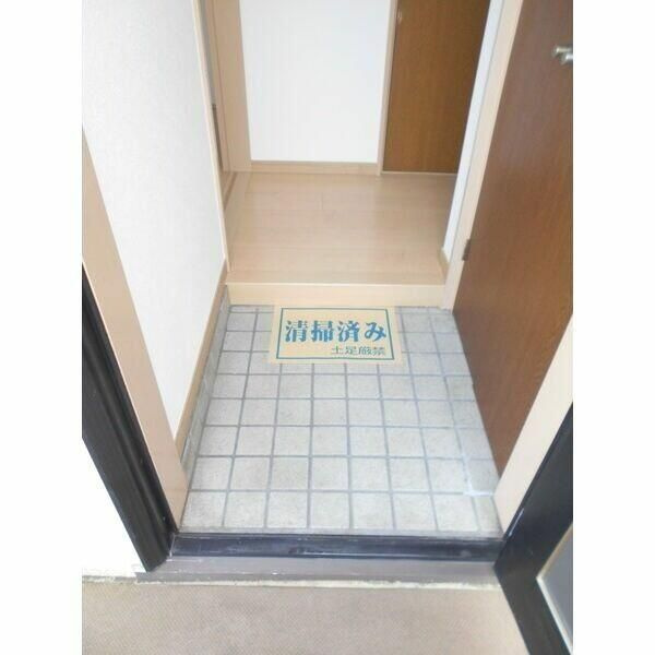 ファーストハイツ小園の玄関