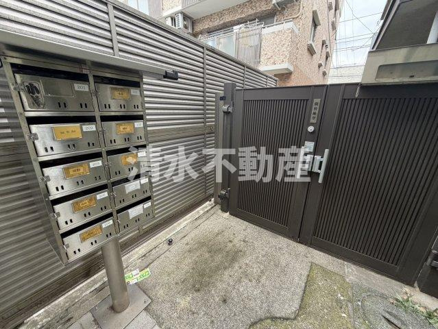 メゾン豊玉のエントランス