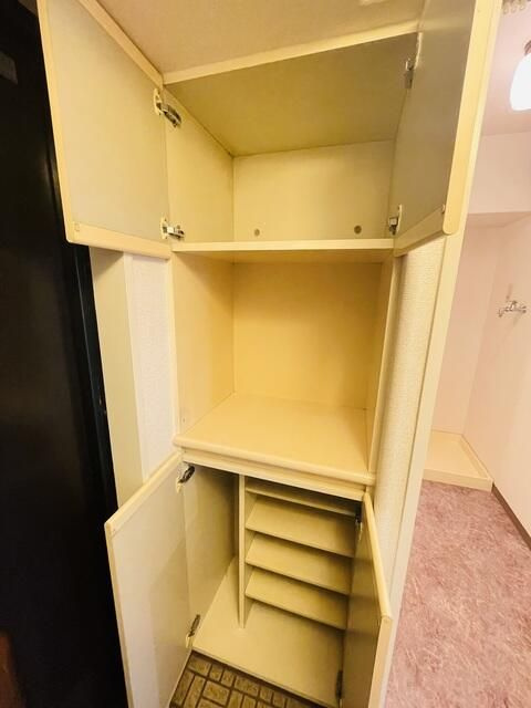 エンゼルハイム梅屋敷第２の玄関