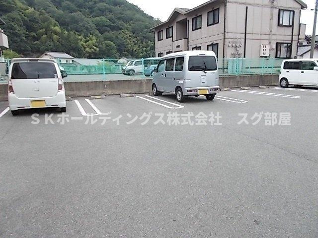 ルジューレの駐車場