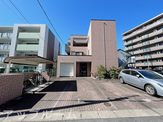 コンド勝川の駐車場