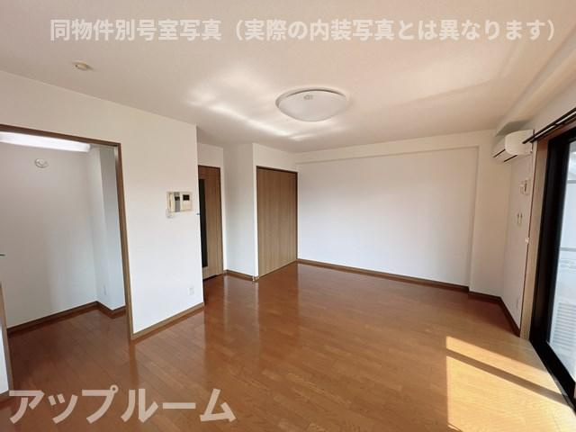 コンド勝川の内装