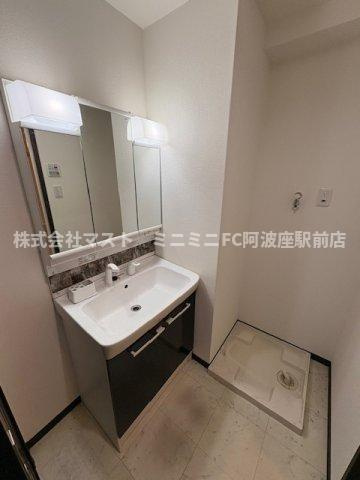 アヴァンツァーレ弁天町の洗面所
