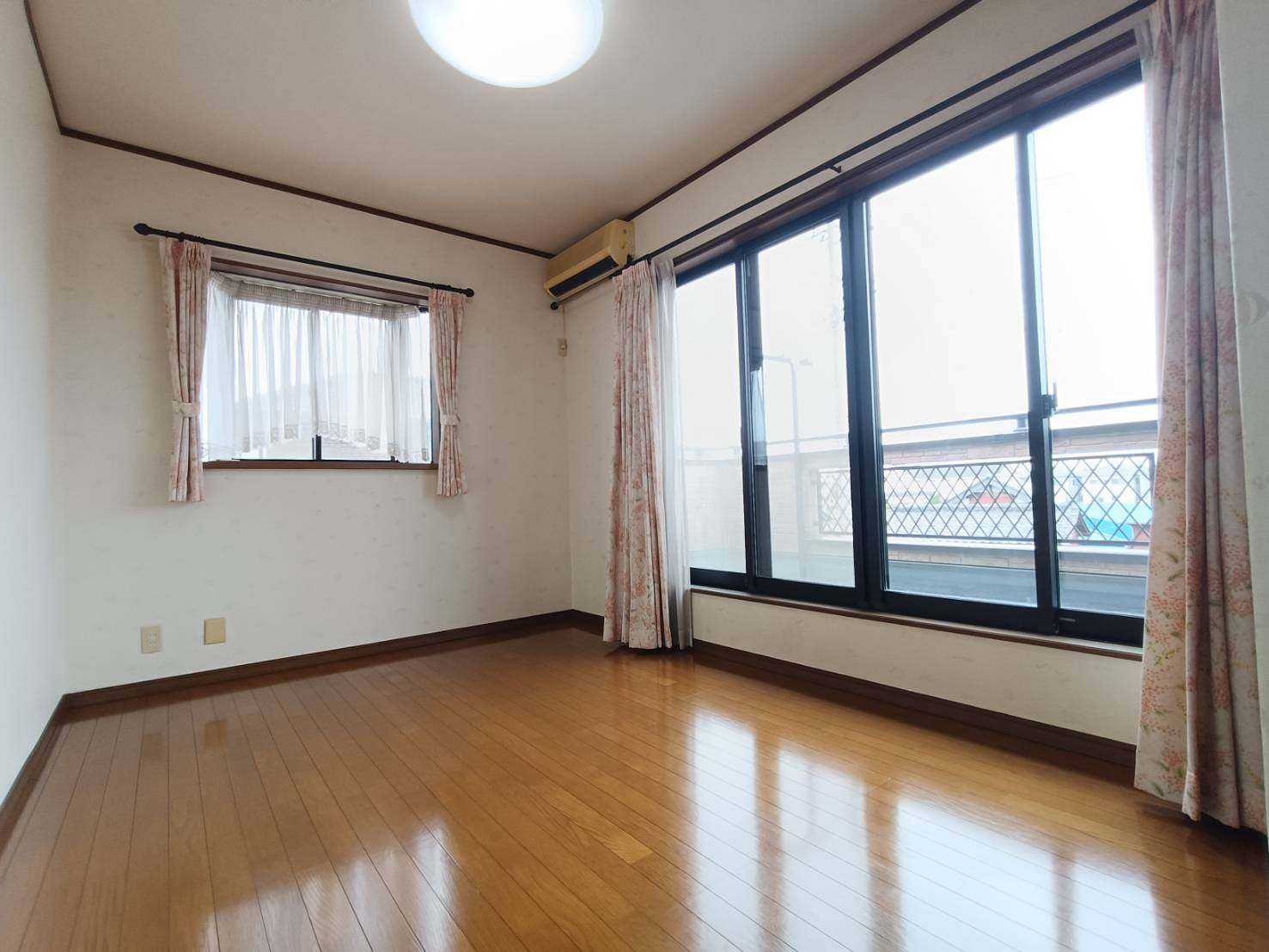北葛飾郡松伏町　松伏　中古戸建の居間・リビング|使いやすい居間です