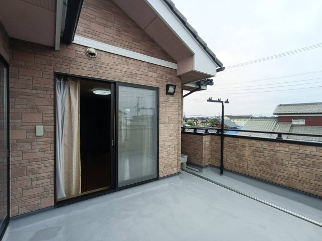 北葛飾郡松伏町　松伏　中古戸建のバルコニー|落ち着いた時間を過ごせるバルコニーです