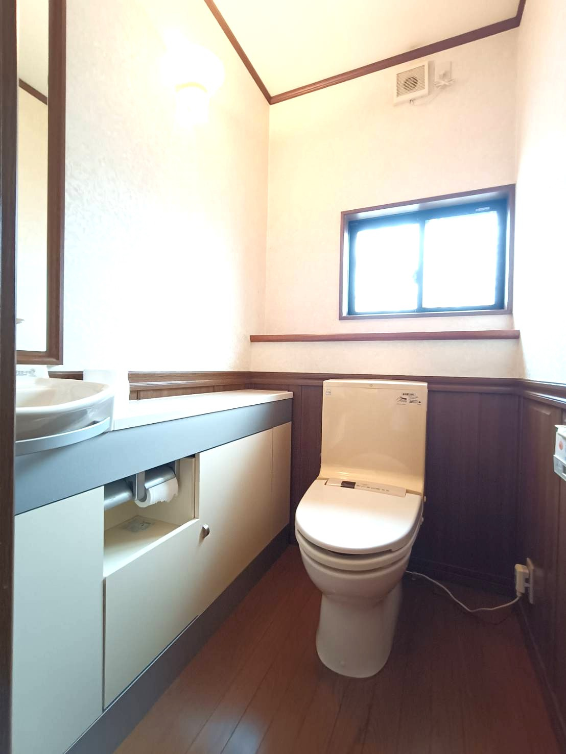 北葛飾郡松伏町　松伏　中古戸建のトイレ|シンプルで使いやすいトイレです