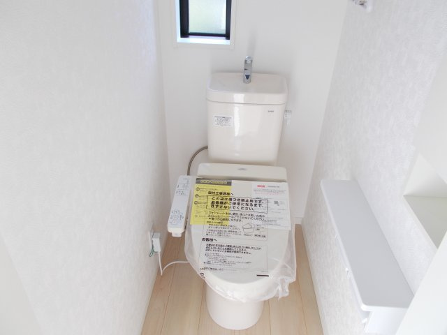 クレイドルガーデン前橋市青柳町第27　7号棟（平屋）のトイレ|トイレ2です。清潔感のある白を基調としています。