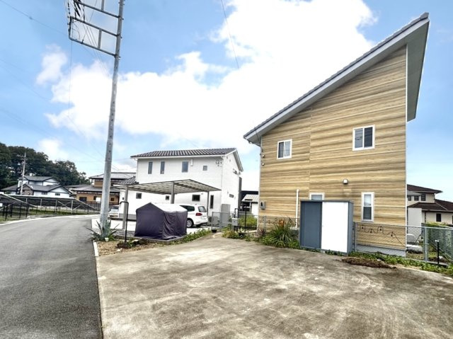 【中古戸建】伊勢崎市波志江町の外観|■外観｜永く住むほどに愛着を深める、味わい豊かなデザインのオウチです♪まずはご見学ください♪