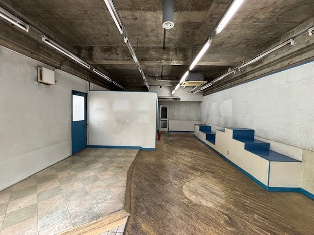 紀之国屋ビルの内装