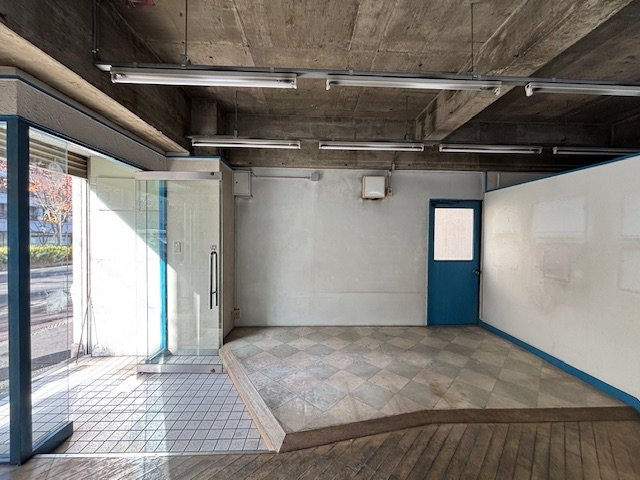 紀之国屋ビルの内装
