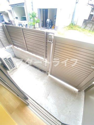 大阪市東淀川区西淡路３丁目の賃貸マンションのバルコニー