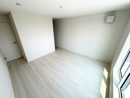 仲介手数料無料【リナージュ愛西市須依町01期　新築戸建】の洋室