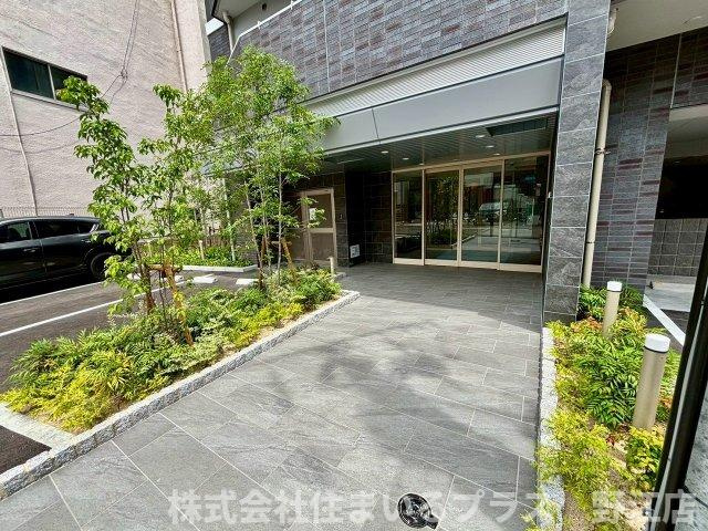 THE HUB MIYAKOJIMAのエントランス
