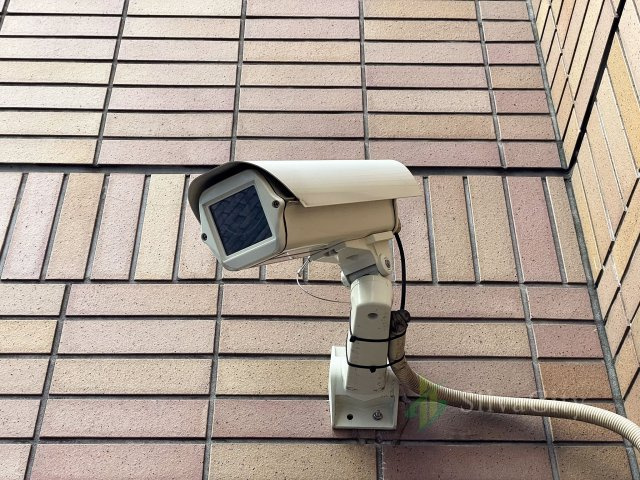 パルテール目黒青葉台の防犯設備|■防犯カメラ
共用部の防犯面にも配慮されたマンション。日々の暮らしに安心感をプラスします。