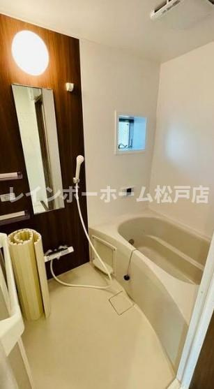 足立区六町１丁目のアパートの浴室