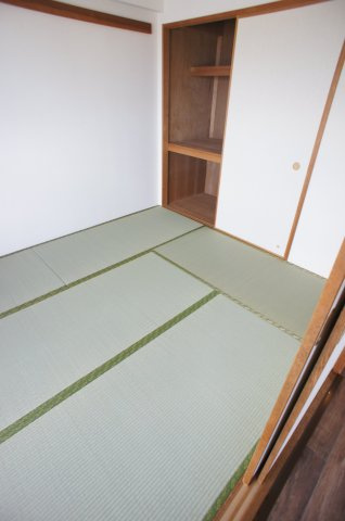 椎の実ハイツの和室