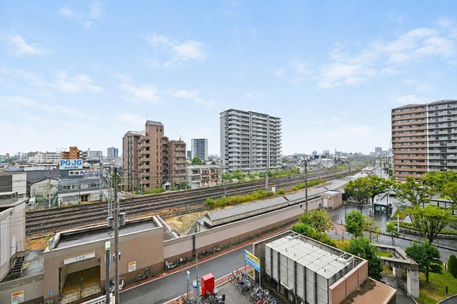 モンセーヌ加島ヴィルコートの展望|目の前に高い建物がないため、空の広がりを感じられる開放的な住環境です。