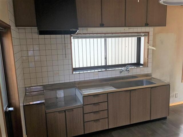 「即入居可能」香南市野市町西野　中古一戸建て|キッチンはお手入れがしやすい実用的なサイズ♪