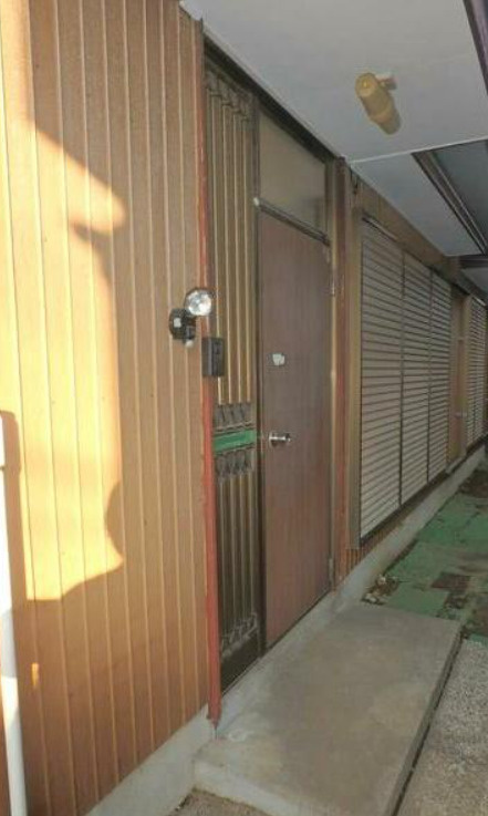 加瀬貸家のエントランス