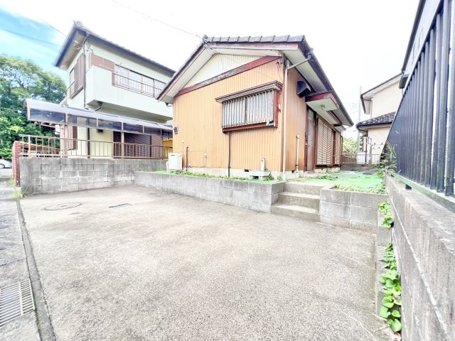 加瀬貸家の駐車場