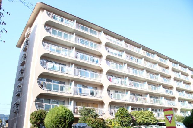 日商岩井箕面ハイツB棟の画像