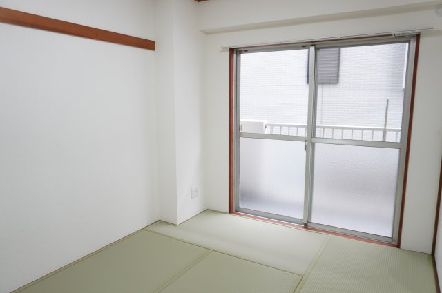 ベアドール壱番館の和室|6帖