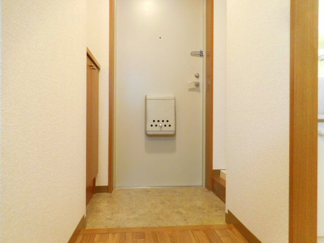 高槻市城北町２丁目の賃貸マンションの玄関