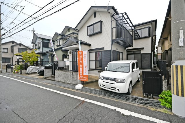 伊丹市瑞穂町3丁目中古戸建│4LDK+駐車1台可の外観|教育施設やスーパーが徒歩10分圏内で暮らしやすい環境です。