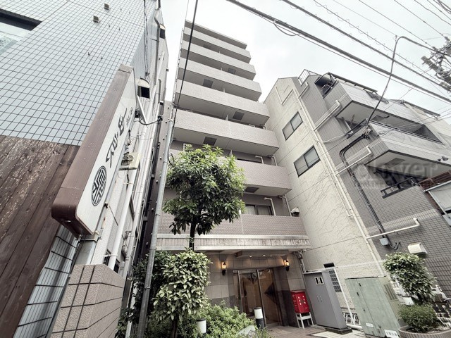 【外観】 | 日神パレステージ大井町 | 青空によく映える建物です。手入れの行き届いた外壁やマンション正面エントランスなど、綺麗な姿をぜひ一度、現地にてご覧ください。～即日のご見学可能～　お問合せはお気軽にどうぞ。
