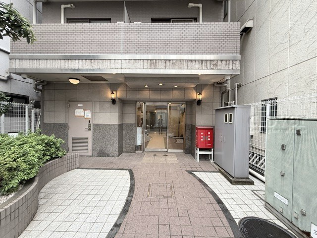 【エントランス】 | 日神パレステージ大井町 | オートロックを備えた、マンションのエントランス。やはりセキュリティの観点は欠かすことができません。皆様を“安全”に送り出し、出迎えてくれます。～即日のご見学可能～　お問合せはお気軽にどうぞ。