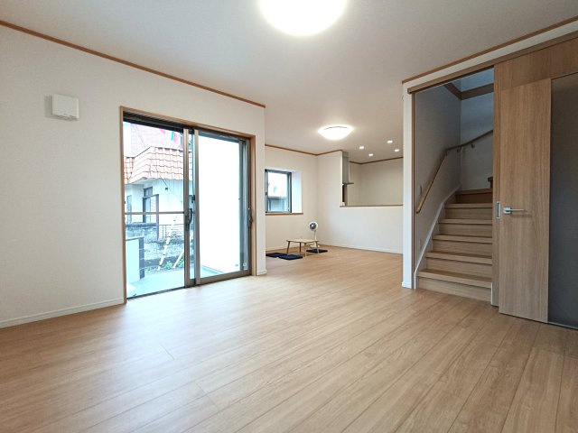 八潮市　中央4丁目　中古戸建の居間・リビング