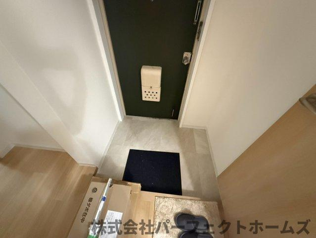 藤阪ハイツD4棟の玄関|明るい玄関です