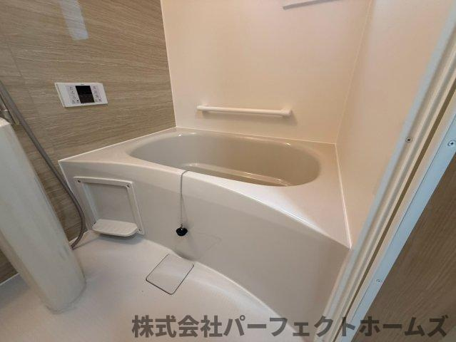 藤阪ハイツD4棟の浴室|落ち着いた空間のお風呂です