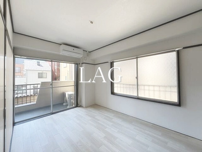 【居間・リビング】 | 鶯谷マンション | 洋室のお部屋です。