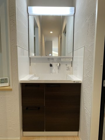 京都市北区西賀茂下庄田町の独立洗面台|三面鏡のある洗面化粧台
掃除も楽々です！