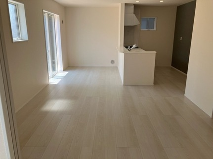 仲介手数料無料【リーベルガーデン愛西市佐屋町亥新田　新築戸建】の居間・リビング