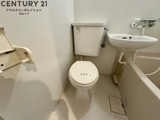 浴室内にトイレがあります♪