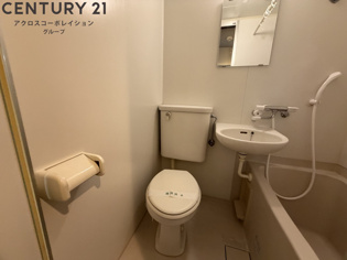 浴室内にトイレがあります♪