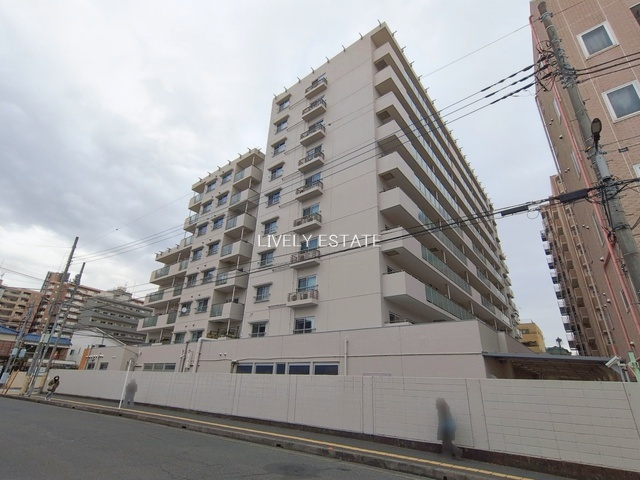 イトーピア草加マンションの外観