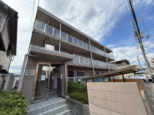 モンベージュ