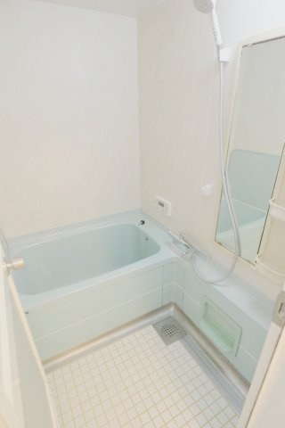 コモードFの浴室