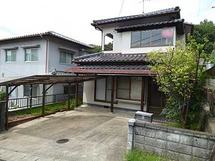 安佐北区亀山6丁目中古戸建の駐車場