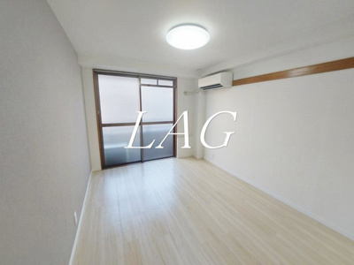 【居間・リビング】 | ゼルコバレジデンス | 洋室のお部屋です。
