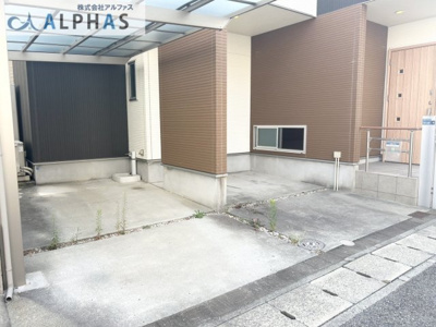 【外観】 | 神戸市垂水区山手八丁目　一戸建て | ■駐車2台駐車可能♪※車種による。