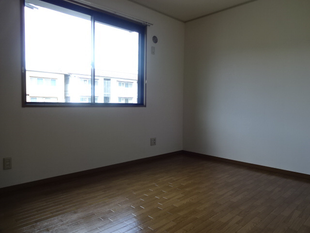 姫路市飾磨区構４丁目のハイツの子供部屋