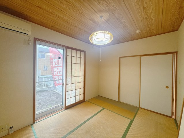 【中古戸建】高崎市倉賀野町の和室|■1階和室｜和室を書斎にしたり、冬にはコタツを敷いて家族みんなで年越しをするのもいいですね。家族みんなのお気に入りの空間になります♪